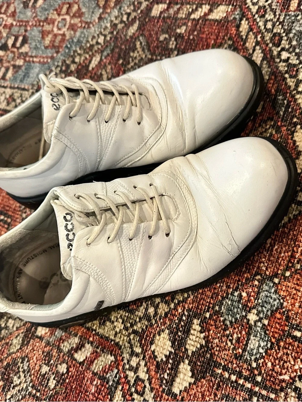 ECCO Women's White Leather Spikeless Golf Shoes - Size 38 (US 7-7.5)